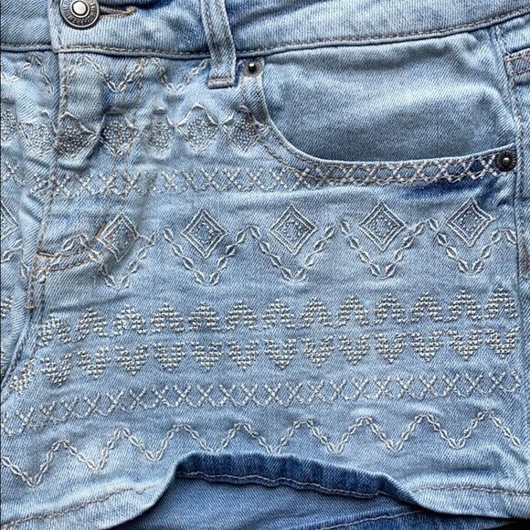 Aztec style embroidered jeans size 30 - Picture 3 of 5